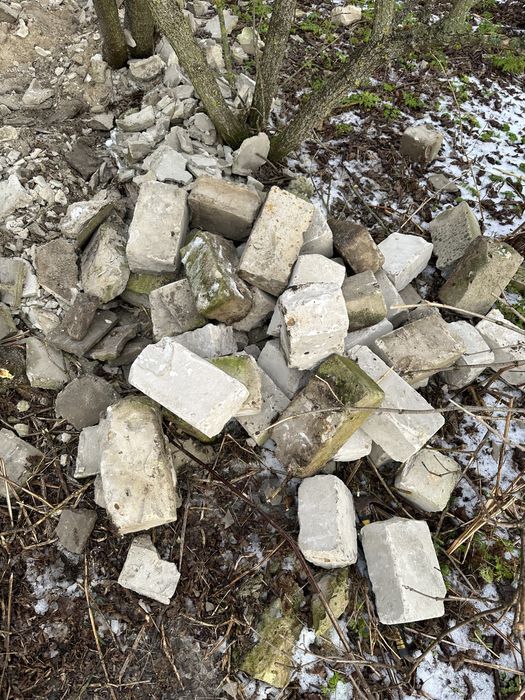 белый керпич  ,красный керпич , бой керпича