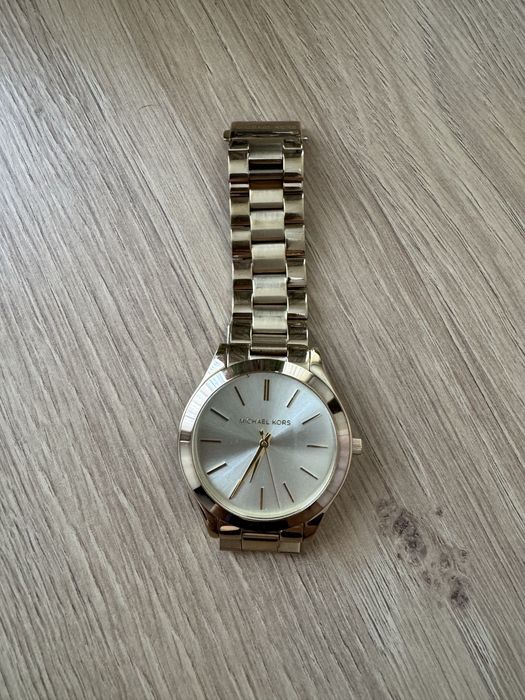 Złoty zegarek na bransolecie Michael Kors