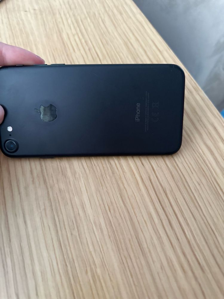 Iphone 7 - 32GB - preto