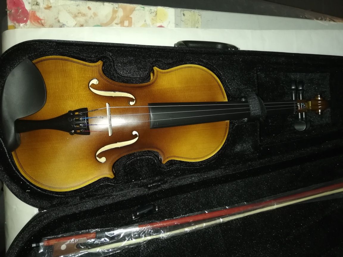 Violino de madeira castanho 4/4 retro