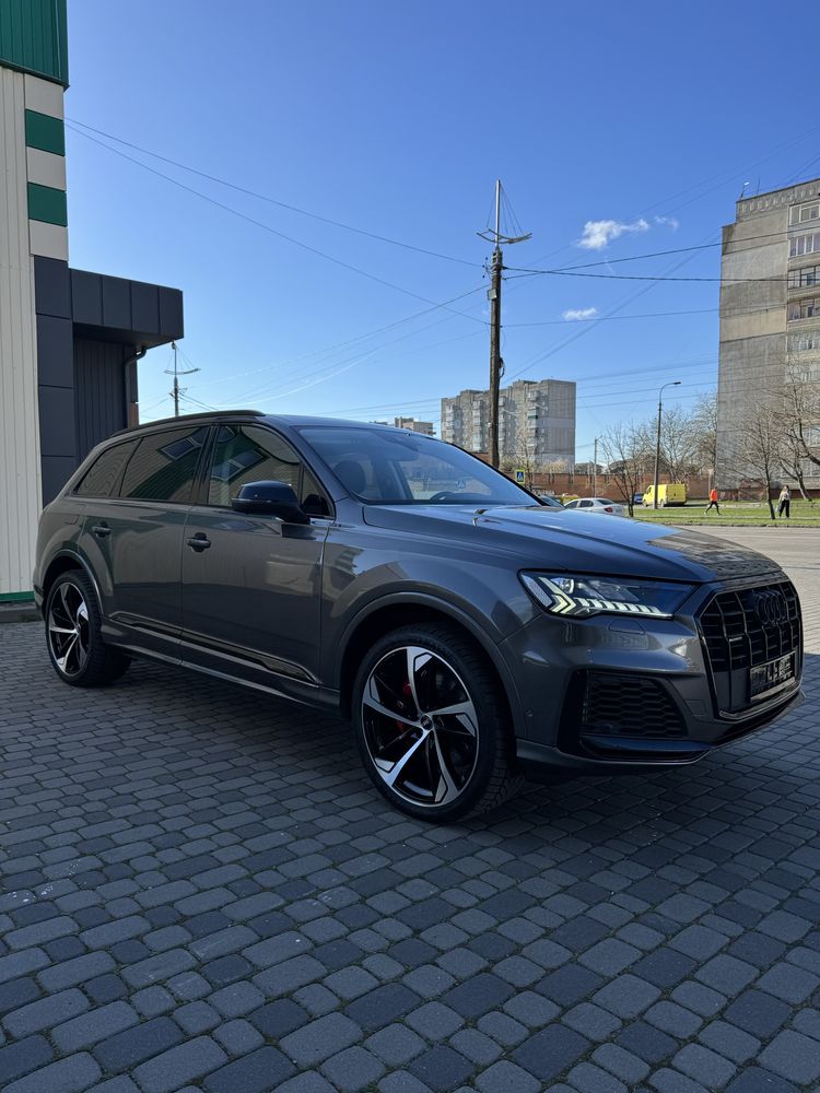 Audi q7 2020 S line  3.0 TFSI Hybrid 4m Fl long