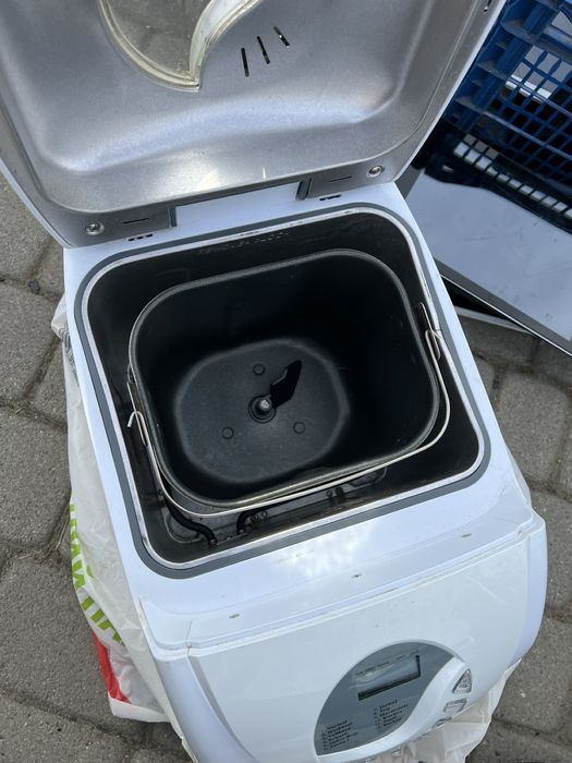 Хлебопечка б/у робоча в доброму стані