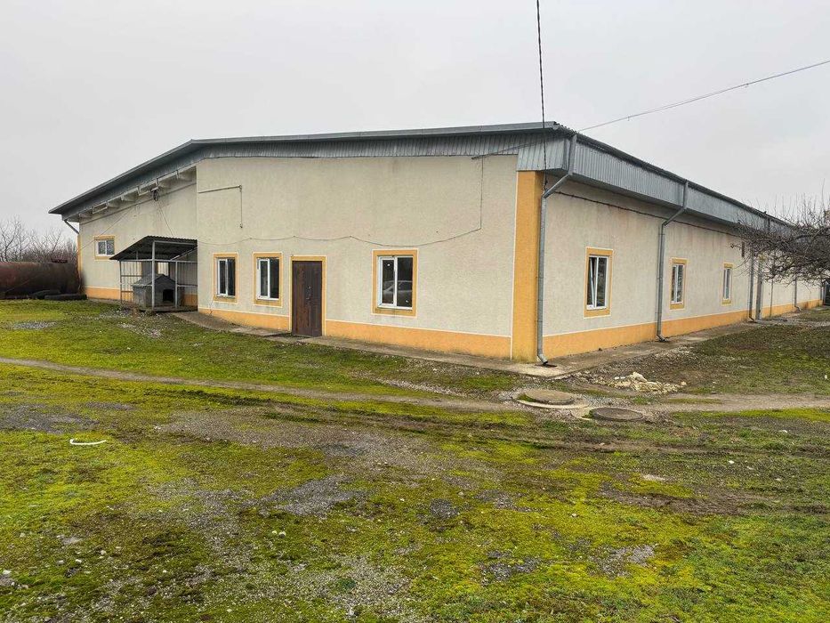 Продаж приміщення 2056м2з власною землею 1.32га, є колія