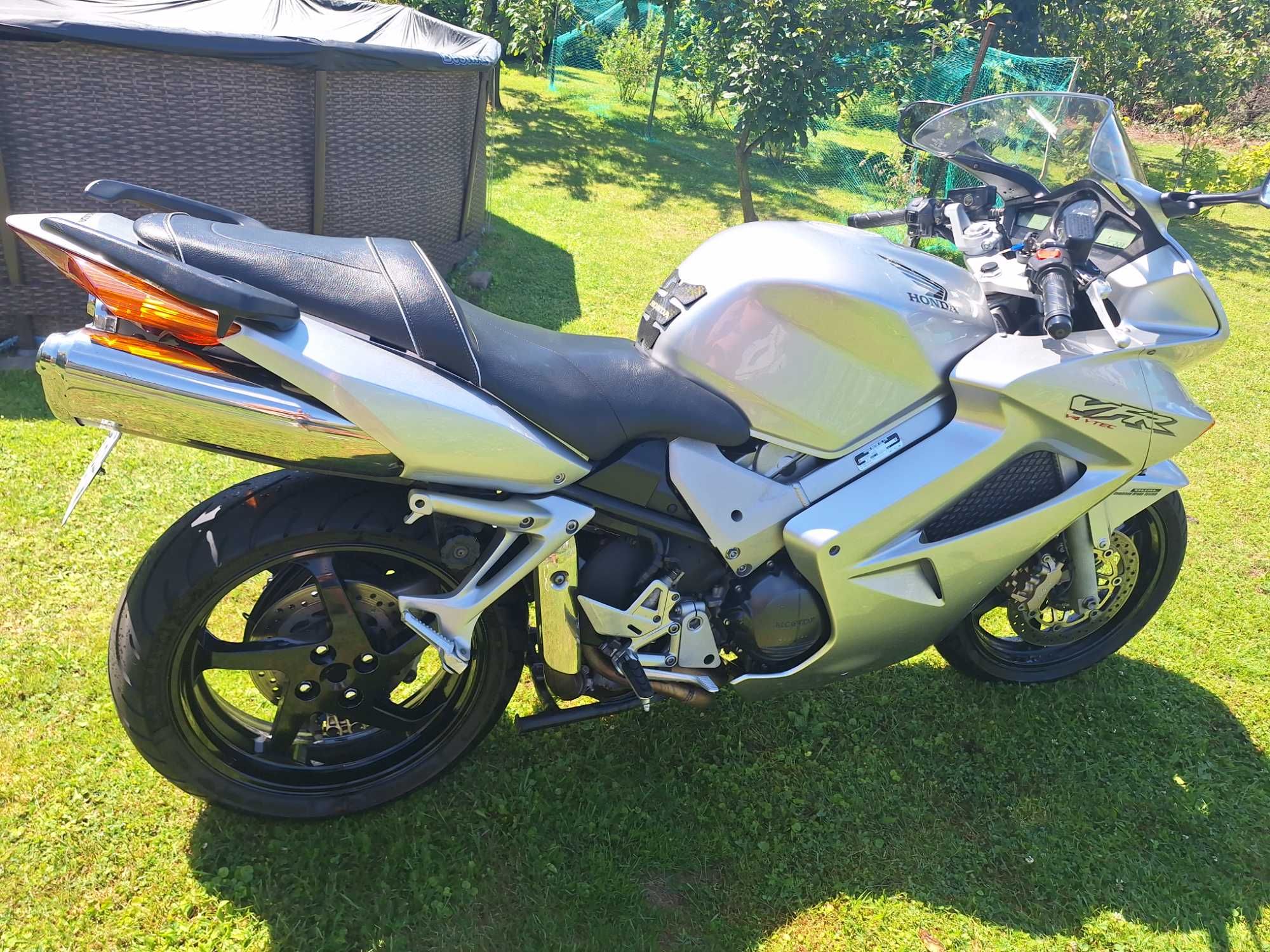 Honda VFR 800 stan idealny
