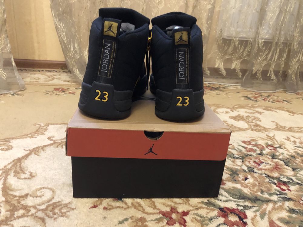 Кросівки Jordan 12 Black Taxi