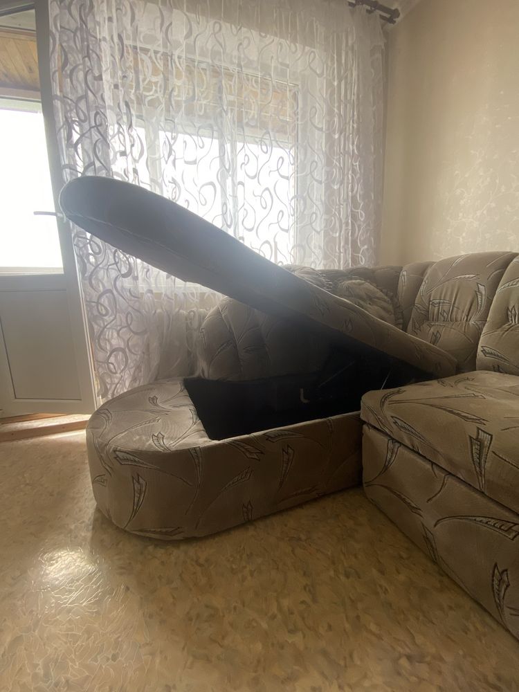 Продам угловий диван та крісло