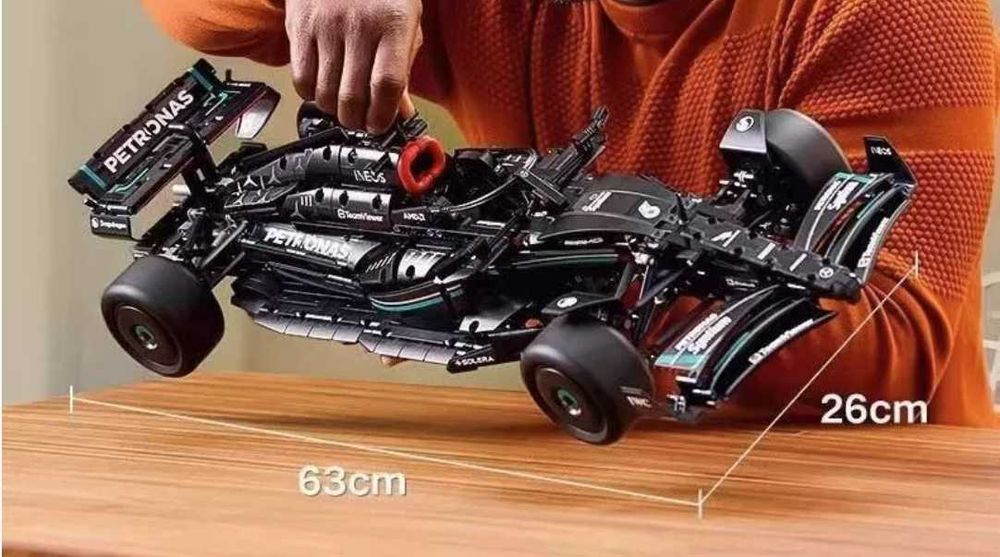 Lego F1 Mercedes W14 E Performance