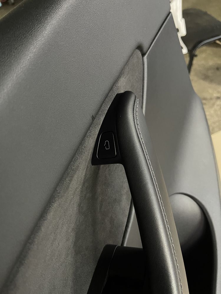 Дверні карти передні Tesla Model Y 2021