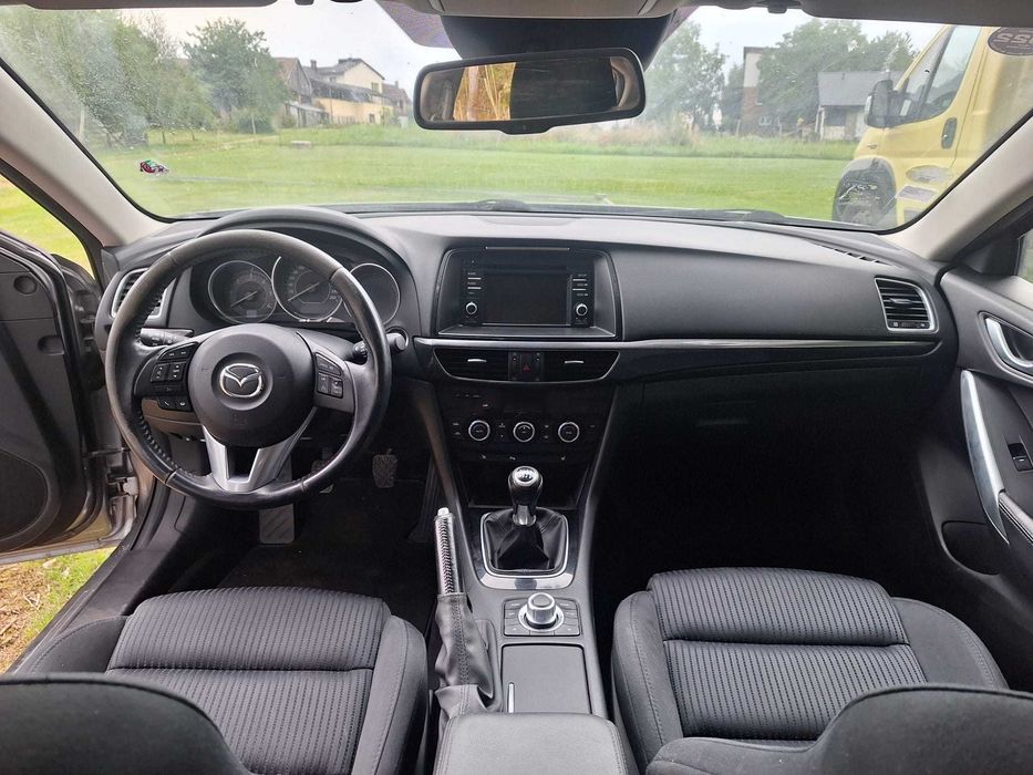 Mazda 6 ZAMIANA 2.2 diesel xenox nawigacjasedan bardzo maly przebieg