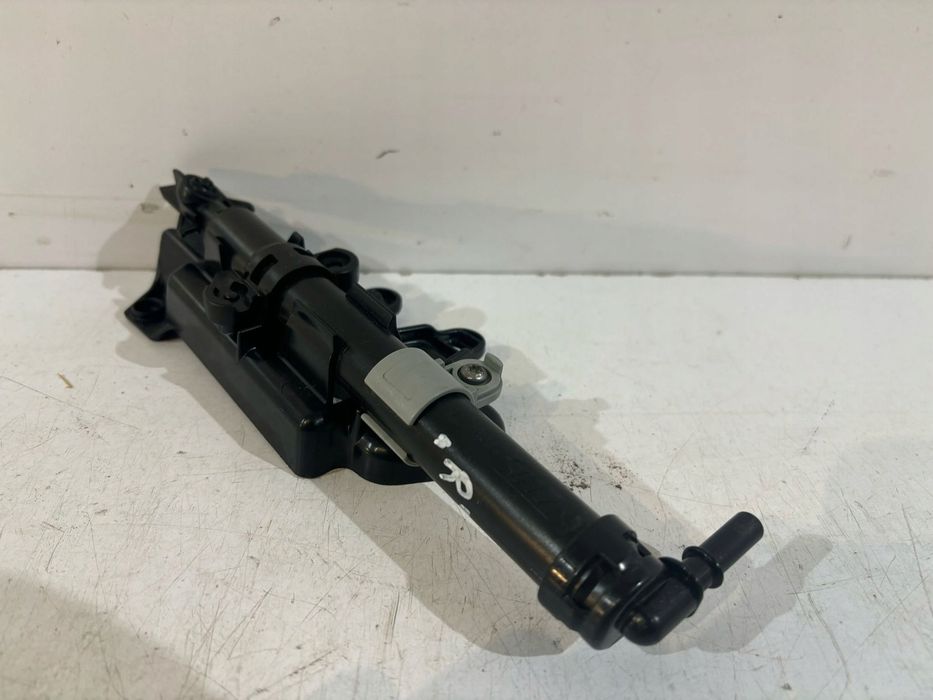 Jeep grand cherokee WK2 spryskiwacz prawy - 17280