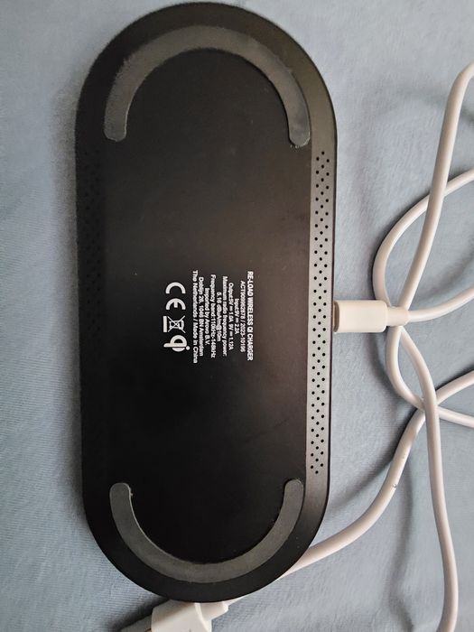 Sprzedam ładowarkę bezprzewodową podwójna