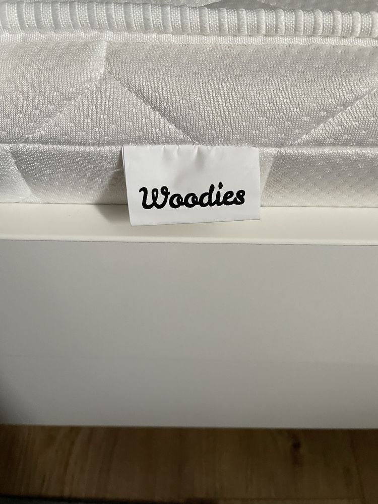 Łóżeczko Vox Simple z materacem Woodies