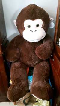 Macaco peluche gigante