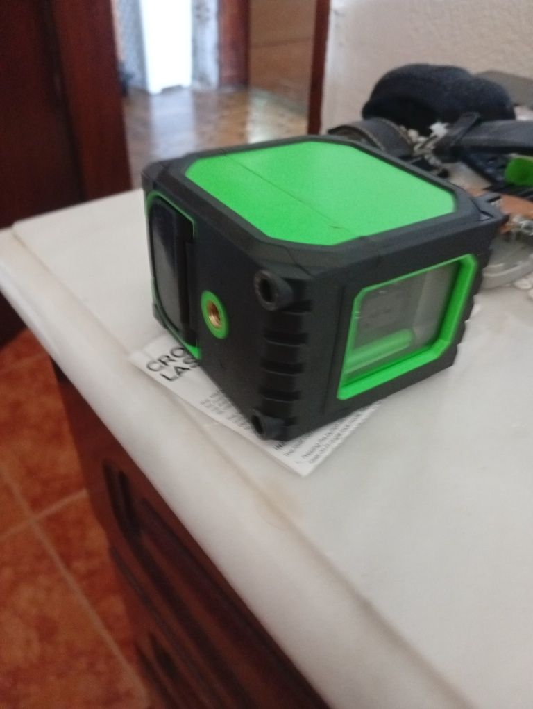 Laser autonivelante linha cruzada