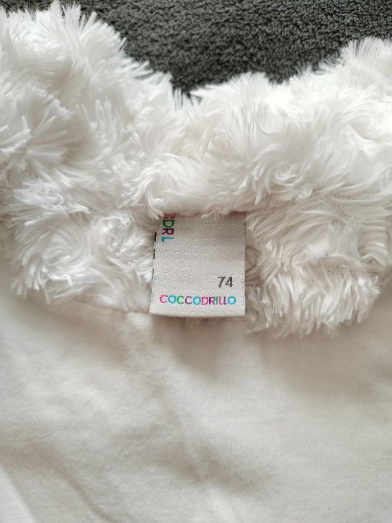 Białe futerko Coccodrillo np. na chrzest 74