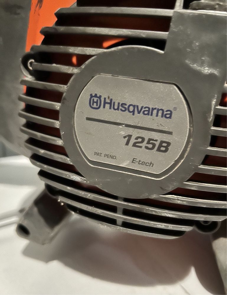 Spalinowa dmuchawa do lisci HUSQVARNA