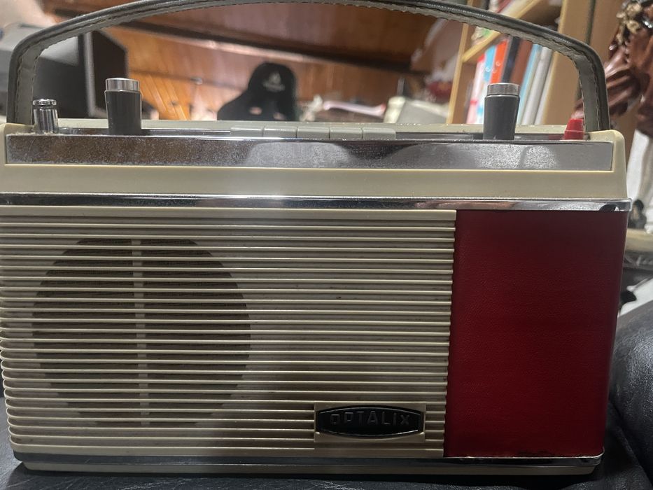 Radio antigo em otimo estado marca Optalix