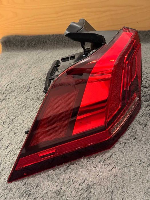 Lampy tylne Tiguan II 2022 (USA), komplet z jednego auta stan idealny