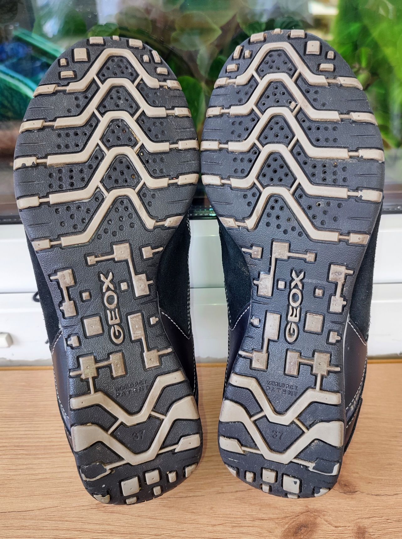 Buty damskie GEOX Respira sneakersy czarne wygodne oddychające r.37