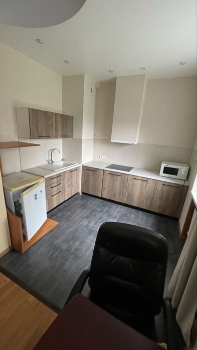 Продам 5 кімнатну квартиру в Центпі міста