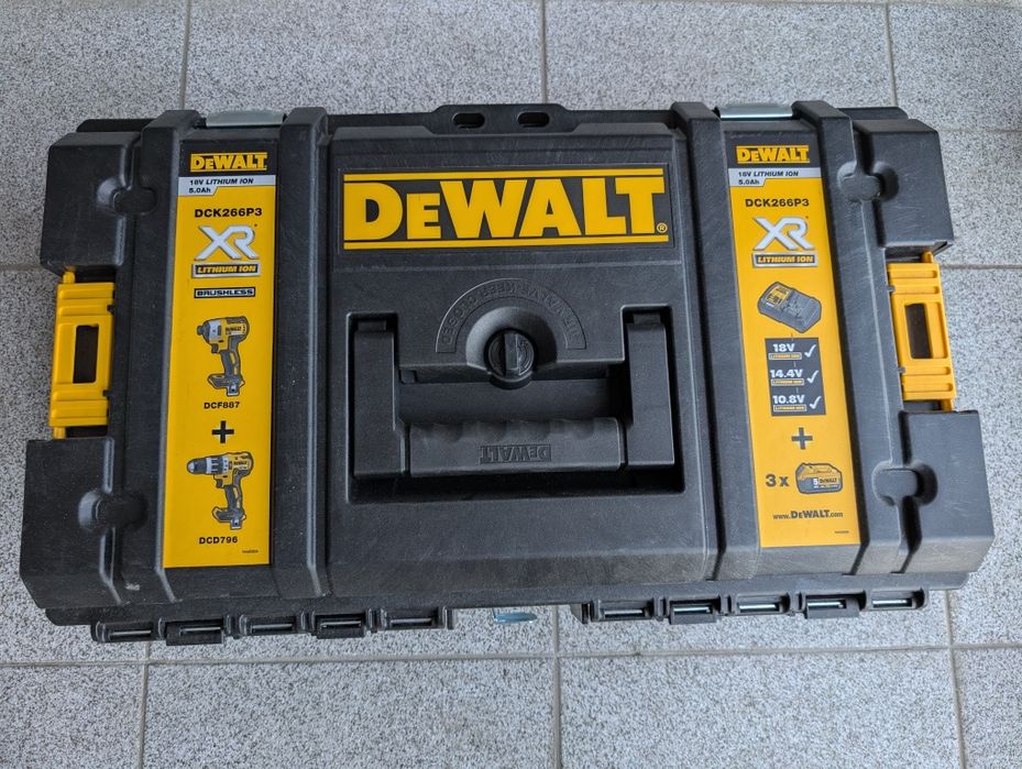 Набір Dewalt DCK266P3 (шурупокрут DCD796 + імпакт DCF887) з Британії