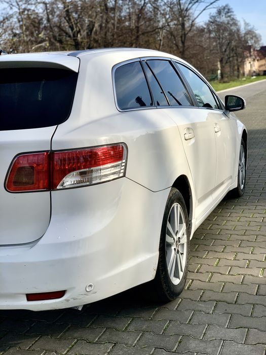 Продам Toyota Avensis T27, дизель 2.2 D4D