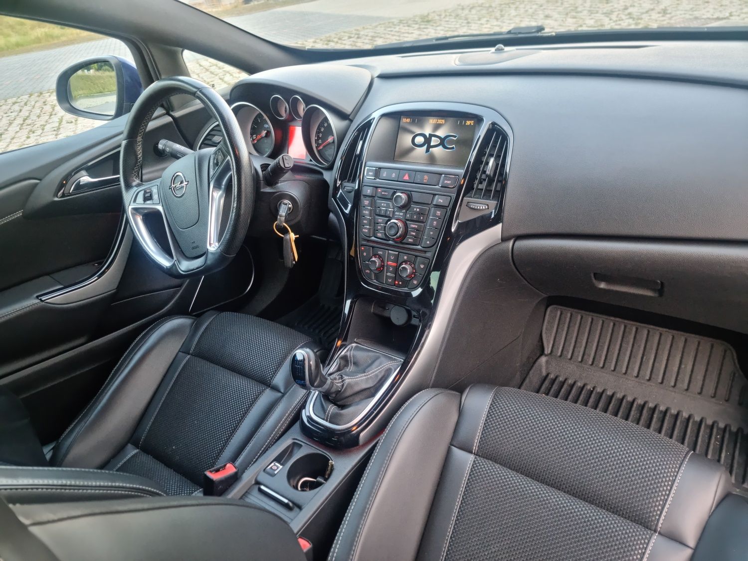 Opel Astra OPC GTC 310km  top stan