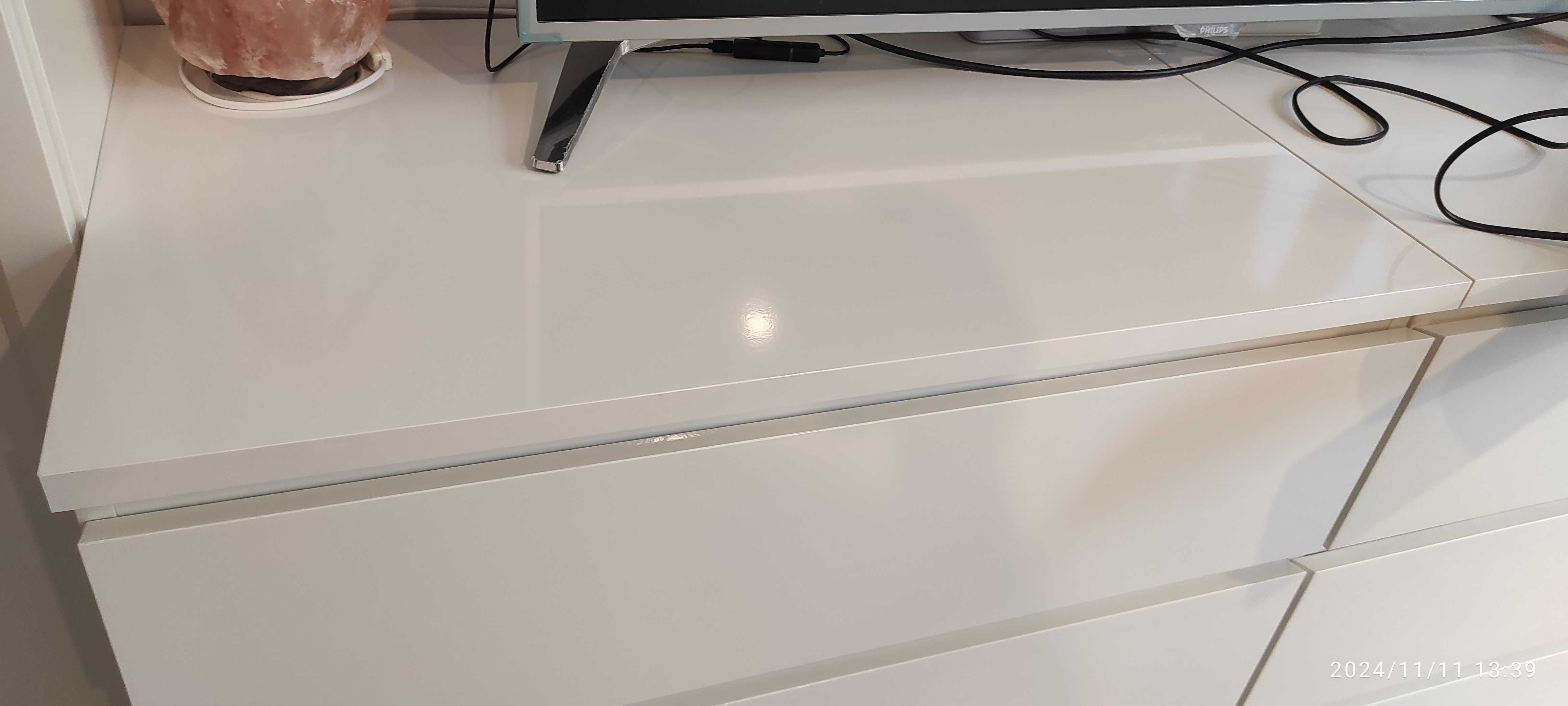 Komoda MALM 3 szuflady biała błyszcząca IKEA roczna stan bardzo dobry.