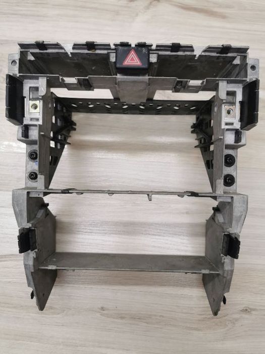 Audi A4 B6 B7 kosz alu ramka radia 2 DIN nawigacj