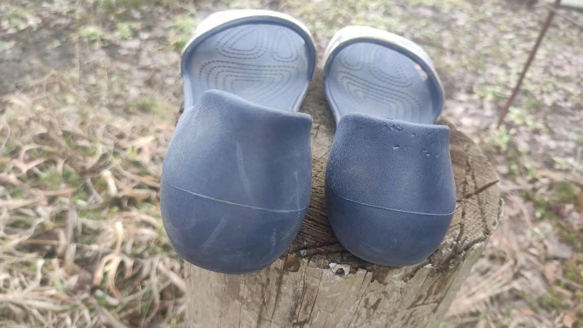 Босоніжки Crocs W8