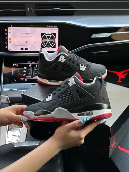 Жіночі термо(теплі) кросівки Nike Air Jordan 4 Retro Bred