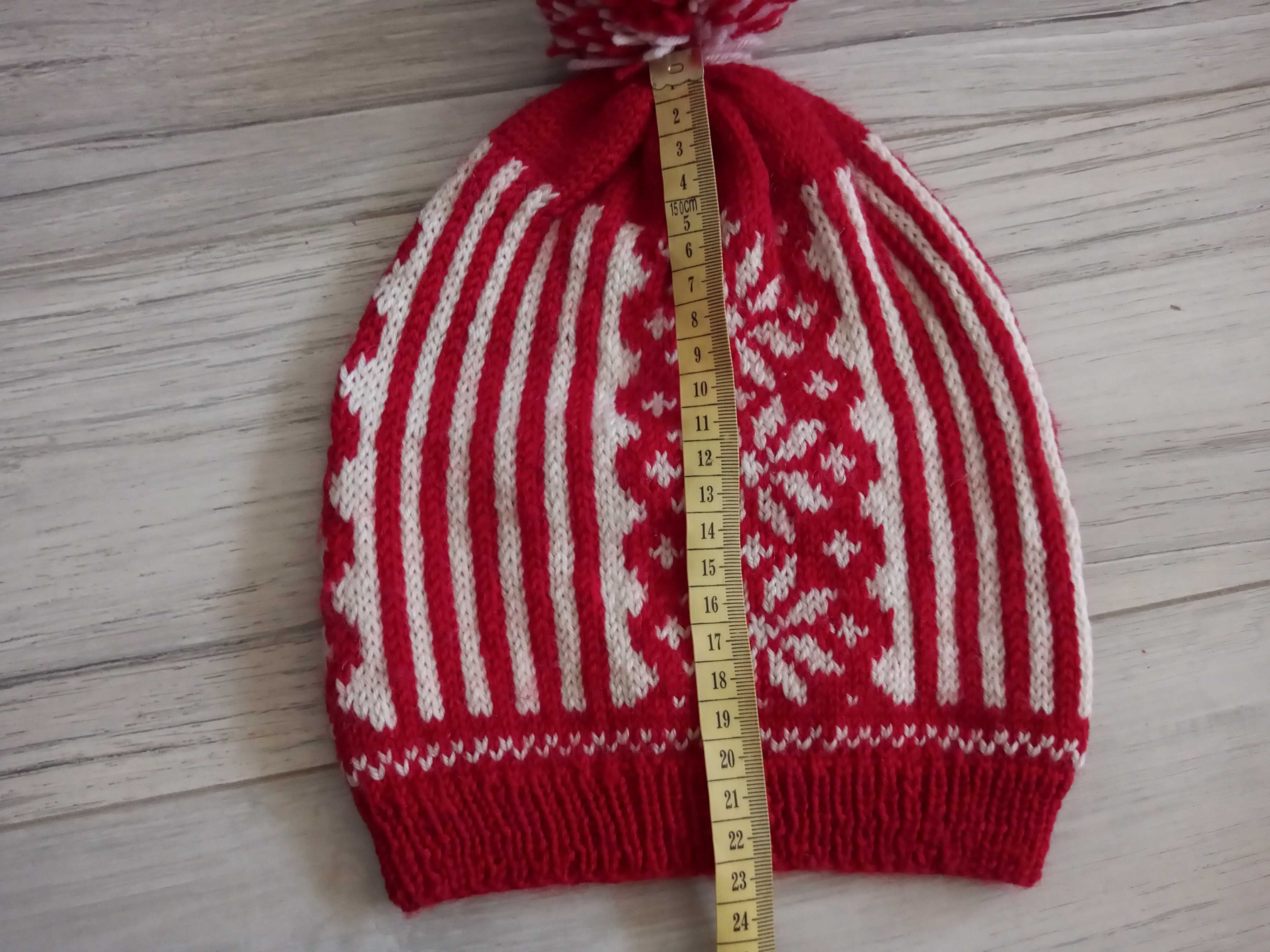 Ręcznie robiona, wełniana czapka z pomponem, vintage