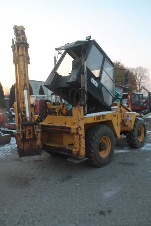 Koparko-ładowarka Foredil 30.13 CAT Case JCB Komatsu Waryński Holland