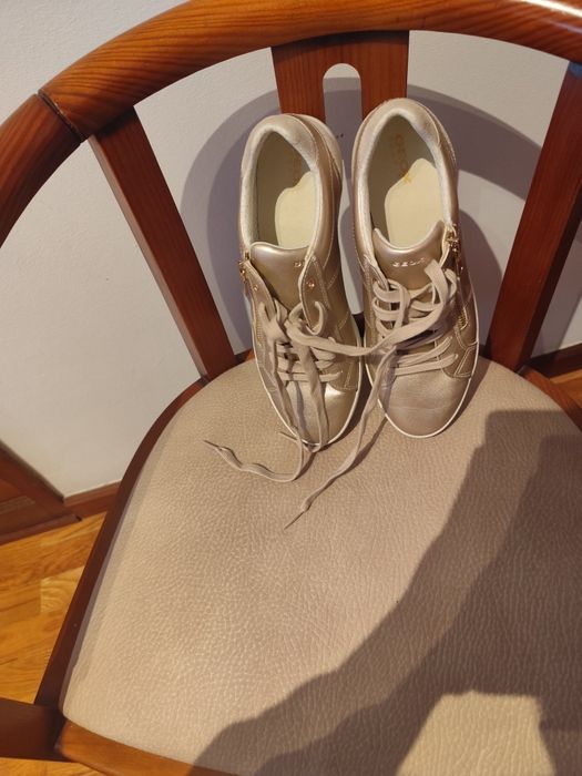 Vendo Sapatilhas de Senhora