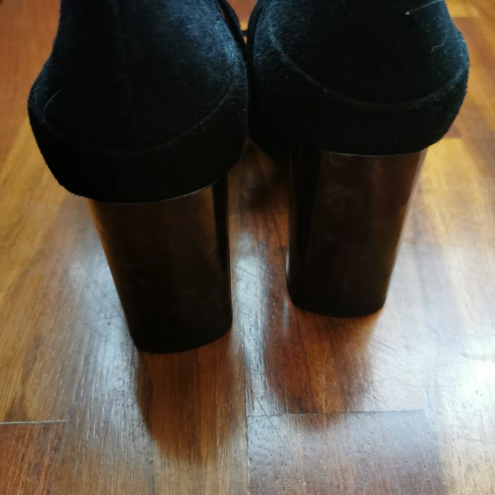 Sapatos novos em pele 36