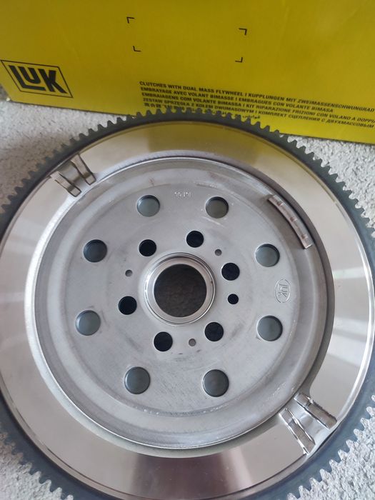 Zestaw sprzęgła opel astra H , vectra c, signum ,Zafira b 1.9 CDTI