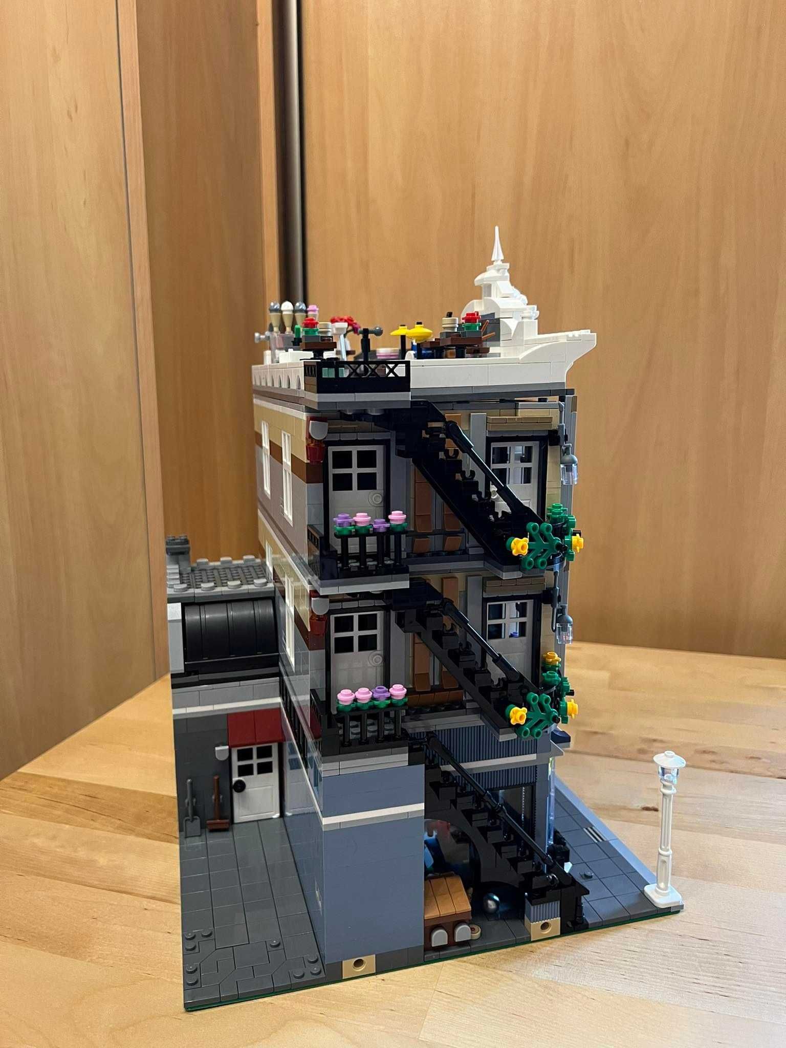 Lego modular kamienica Pub na Placu Miejskim