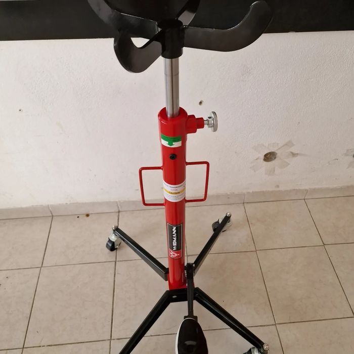 Macaco de força novo entrego em mãos para tudo país