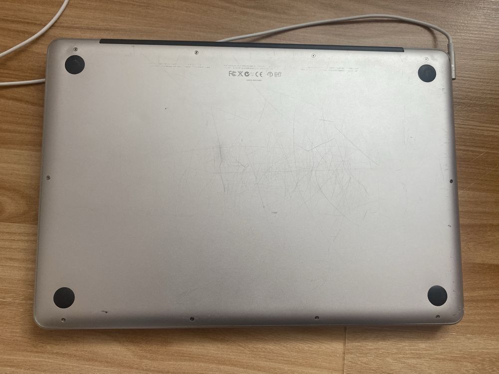 Apple MacBook Pro 15.6/8Gb/250Gb SSD