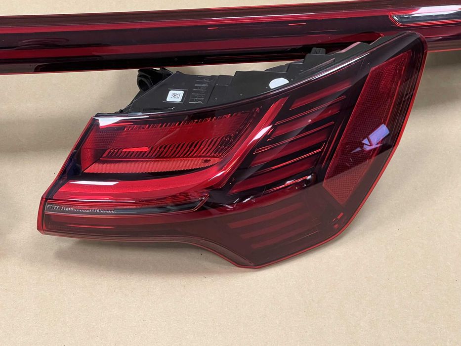 AUDI E-TRON 4KE Ліхтарі задні