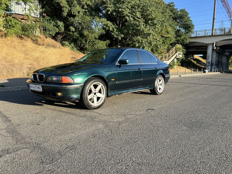 Продам BMW E39 525I
