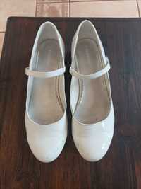 Buty białe lakierowane komunijne