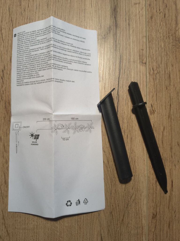 Sznur solarny, lampki ogrodowe LED 20 z białymi kwiatami - różami