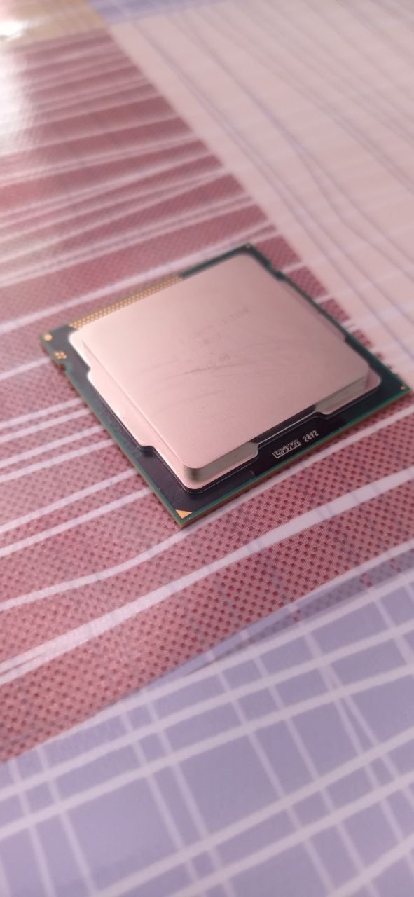 Intel Core I3 2120 ( 2 ядра 4 потока )