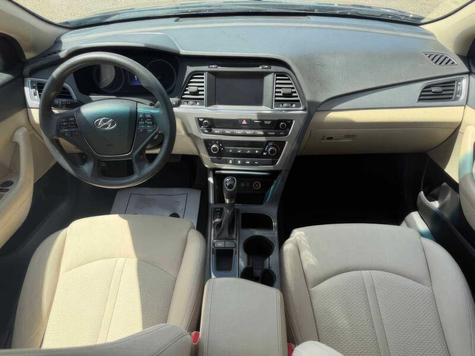 Hyundai Sonata SE      2017