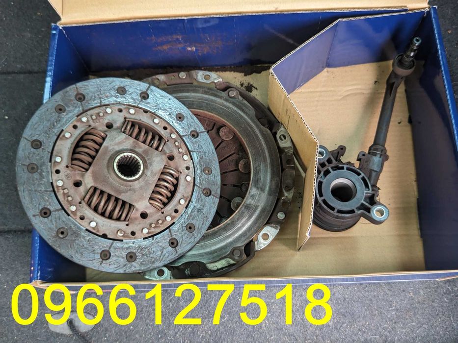 Комплект зчеплення 8200895182 RENAULT к4m 1.6i Megane Scenic