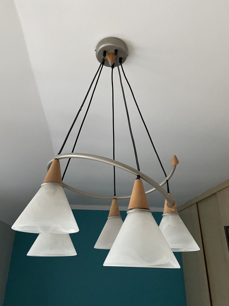 Lampa wisząca 5 punktów świetlnych.