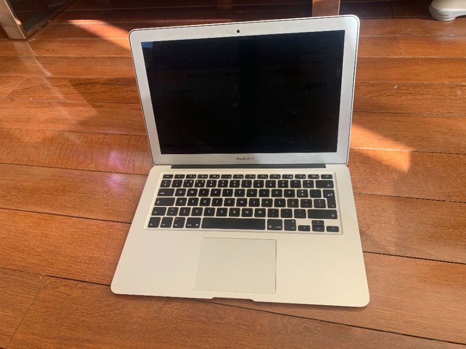 MacBook Air 13.3'' (2015) + HENGE DOCK