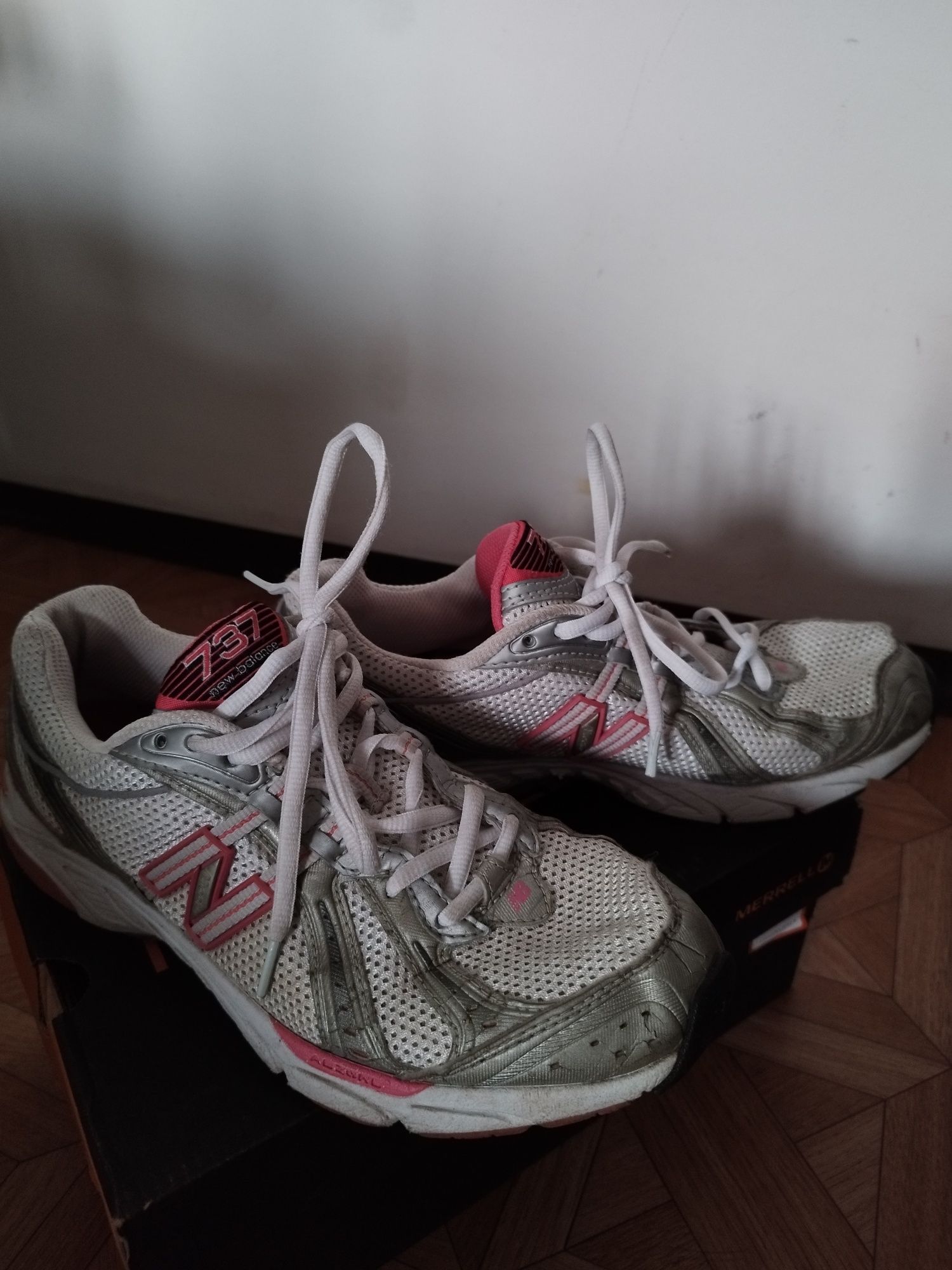 Buty sportowe New Balance 737