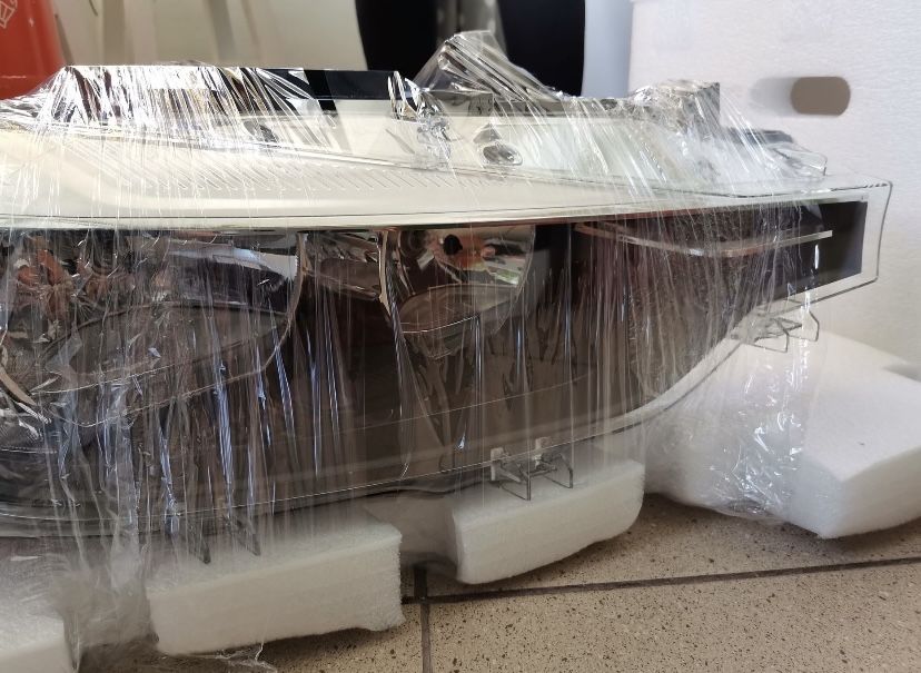 Farol BMW 318 de 2016 lado direito NOVO